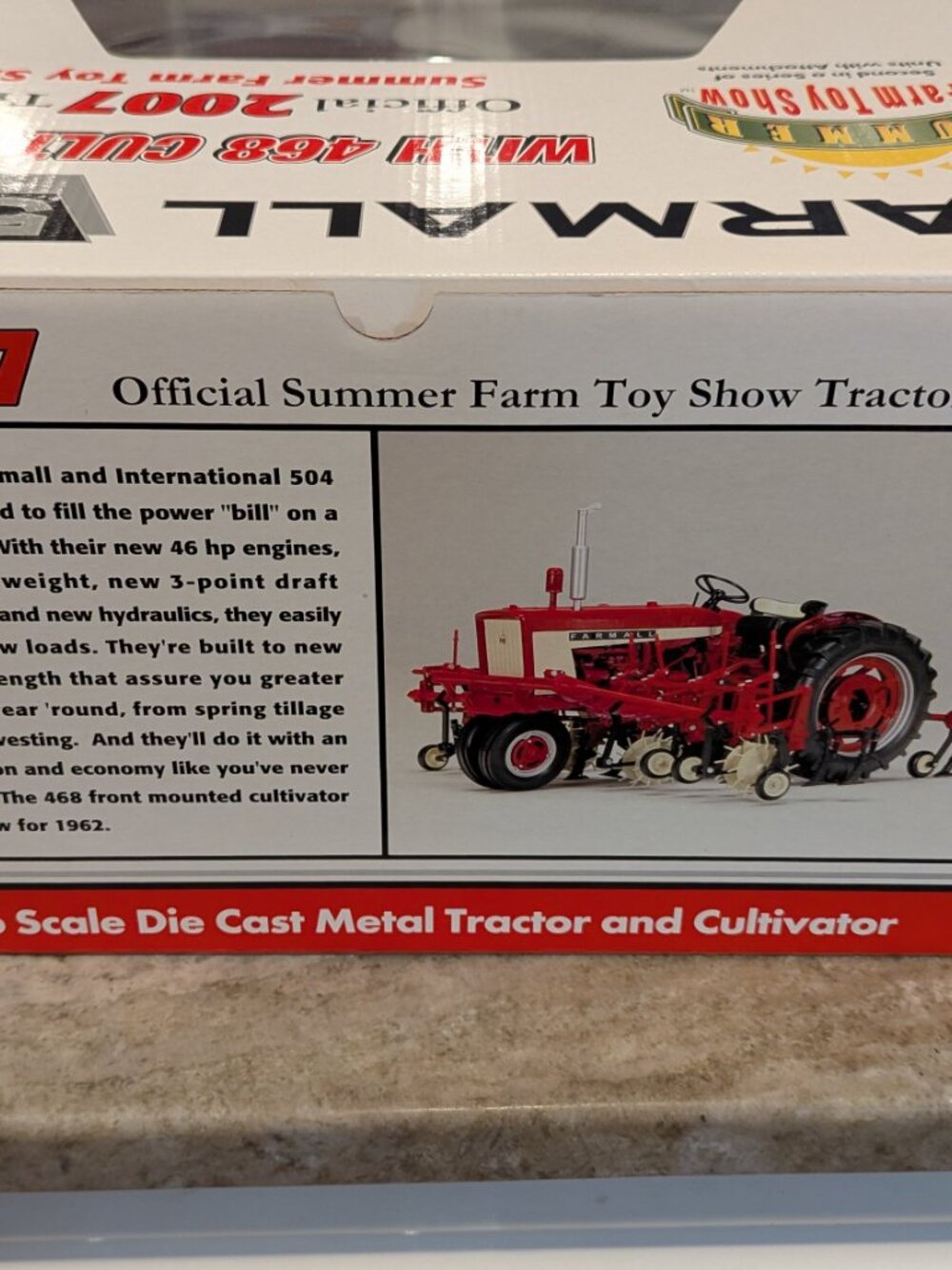 1/16 Farmall 504 Tractor & 468 Cultivator 2007 Summer Farm Toy Show Edition spec - Picture 3 of 10